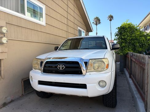 Used 2006 Toyota Tacoma 4x4 Access Cab V6 w/ SR5 Pkg #2 image 1