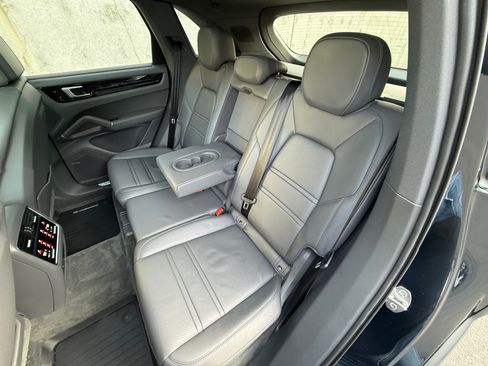 Used 2019 Porsche Cayenne image 23
