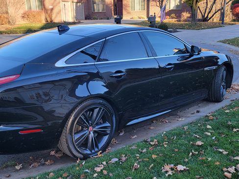 Used 2016 Jaguar XJ Supercharged image 5