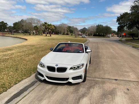 Used 2017 BMW M240i xDrive Convertible image 4