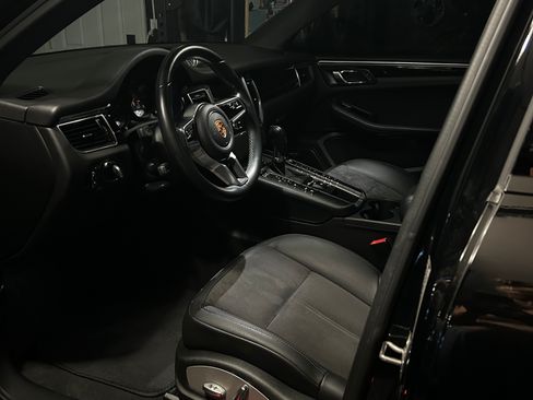 Used 2018 Porsche Macan Sport Edition AWD/4WD image 6