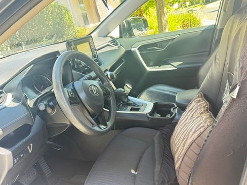 Used 2020 Toyota RAV4 LE w/ All Weather Liner Package AWD/4WD image 10