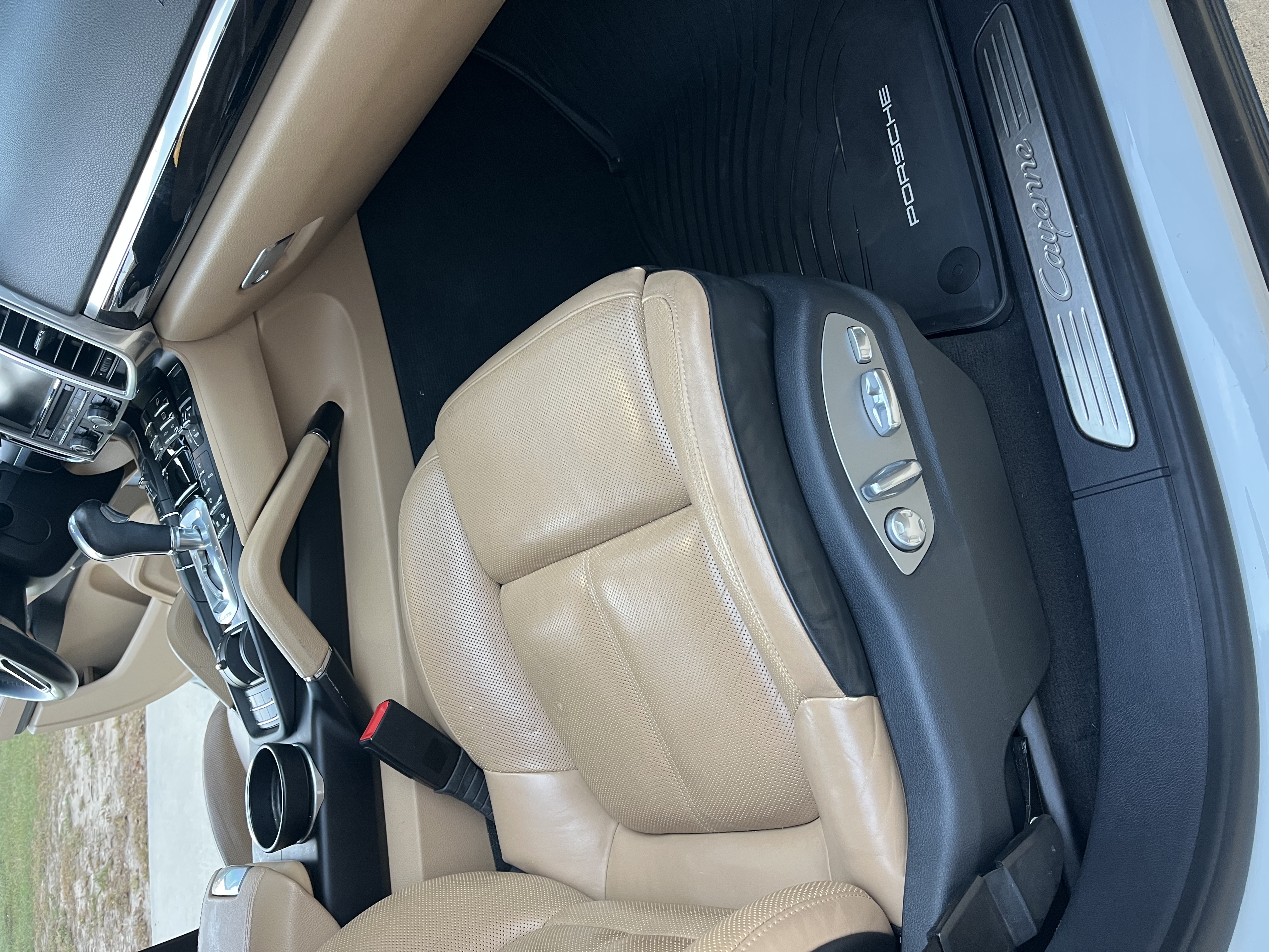 Used 2016 Porsche Cayenne AWD/4WD image 14