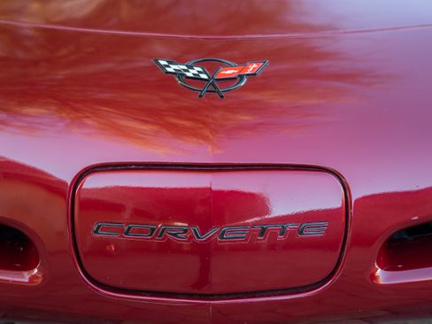 Used 2000 Chevrolet Corvette Coupe w/ Memory Pkg RWD image 22