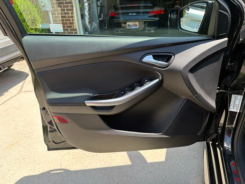 Used 2014 Ford Focus ST w/ Equipment Group 202A FWD image 5