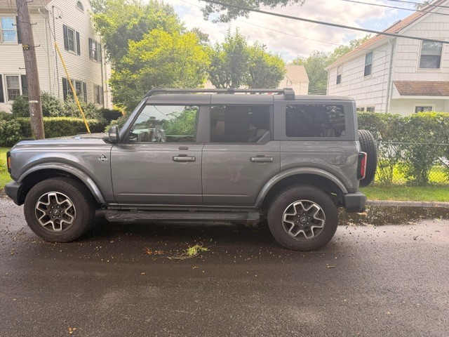 Used 2021 Ford Bronco Outer Banks AWD/4WD image 2