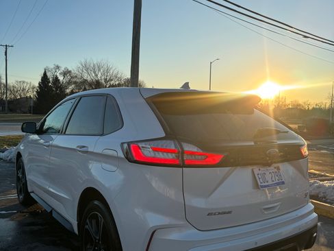 Used 2019 Ford Edge ST w/ Convenience Package image 9