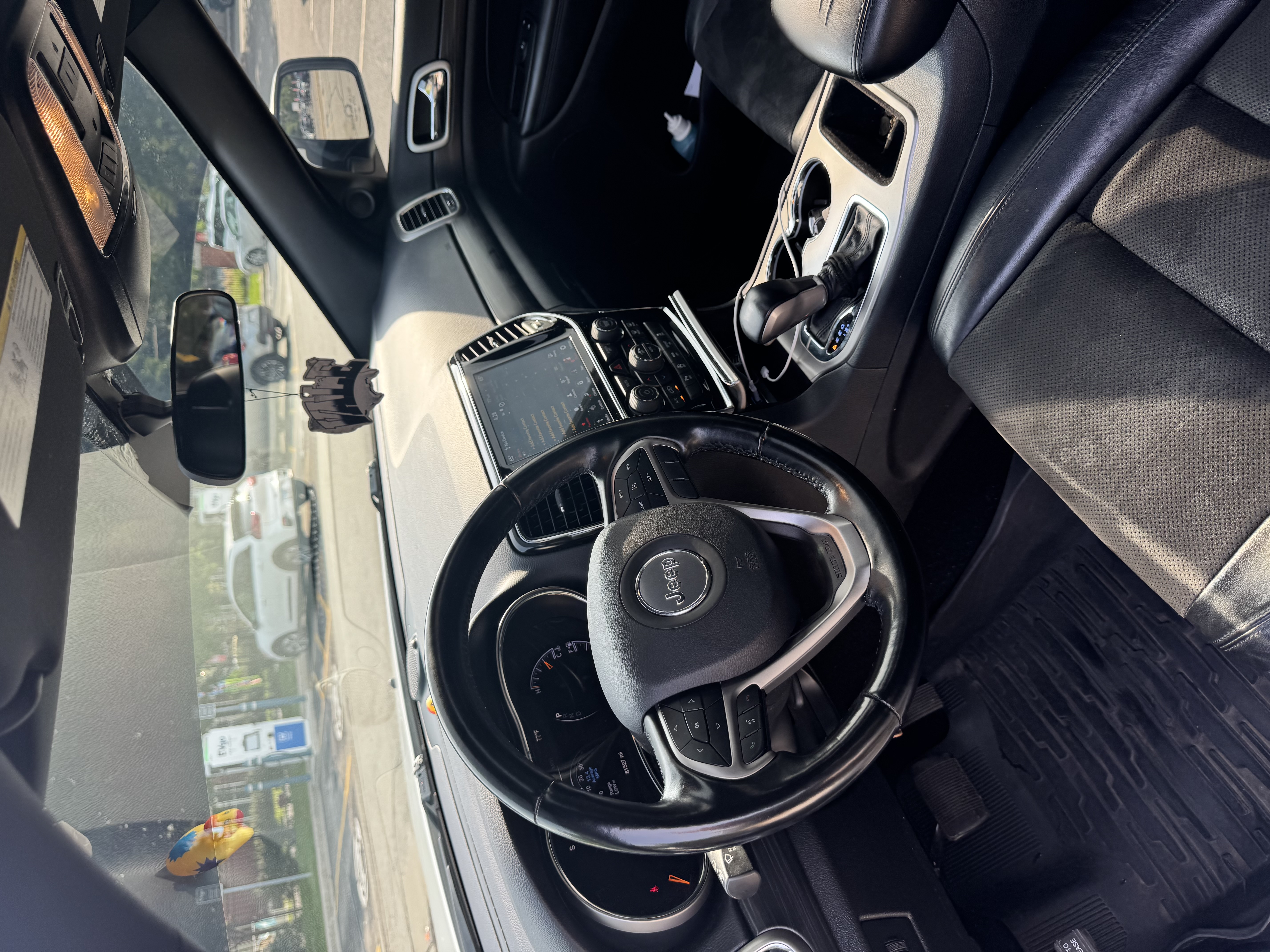 Used 2021 Jeep Grand Cherokee Laredo X RWD image 6