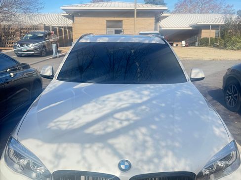 Used 2016 BMW X5 xDrive50i w/ M Sport image 8
