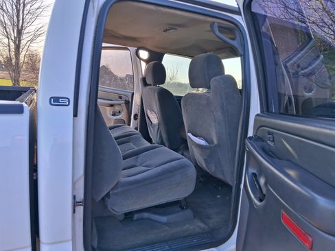 Used 2005 Chevrolet Silverado 1500 LS w/ Light Duty Power Package image 6