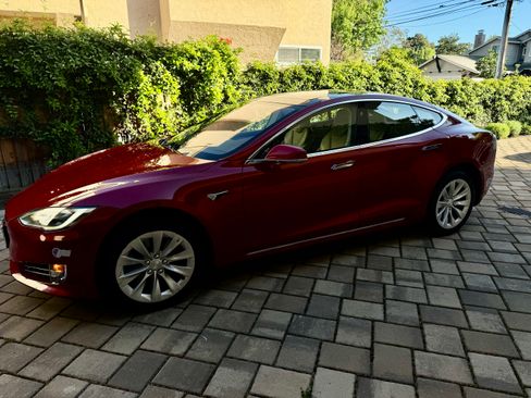 Used 2017 Tesla Model S 100D image 1