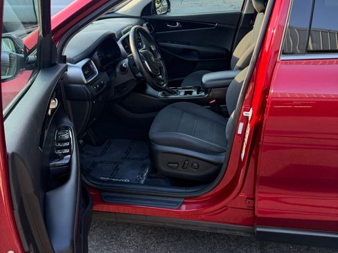 Used 2020 Kia Sorento S AWD/4WD image 9