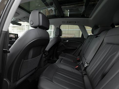 Used 2020 Audi Q5 e Premium w/ Convenience Package image 13