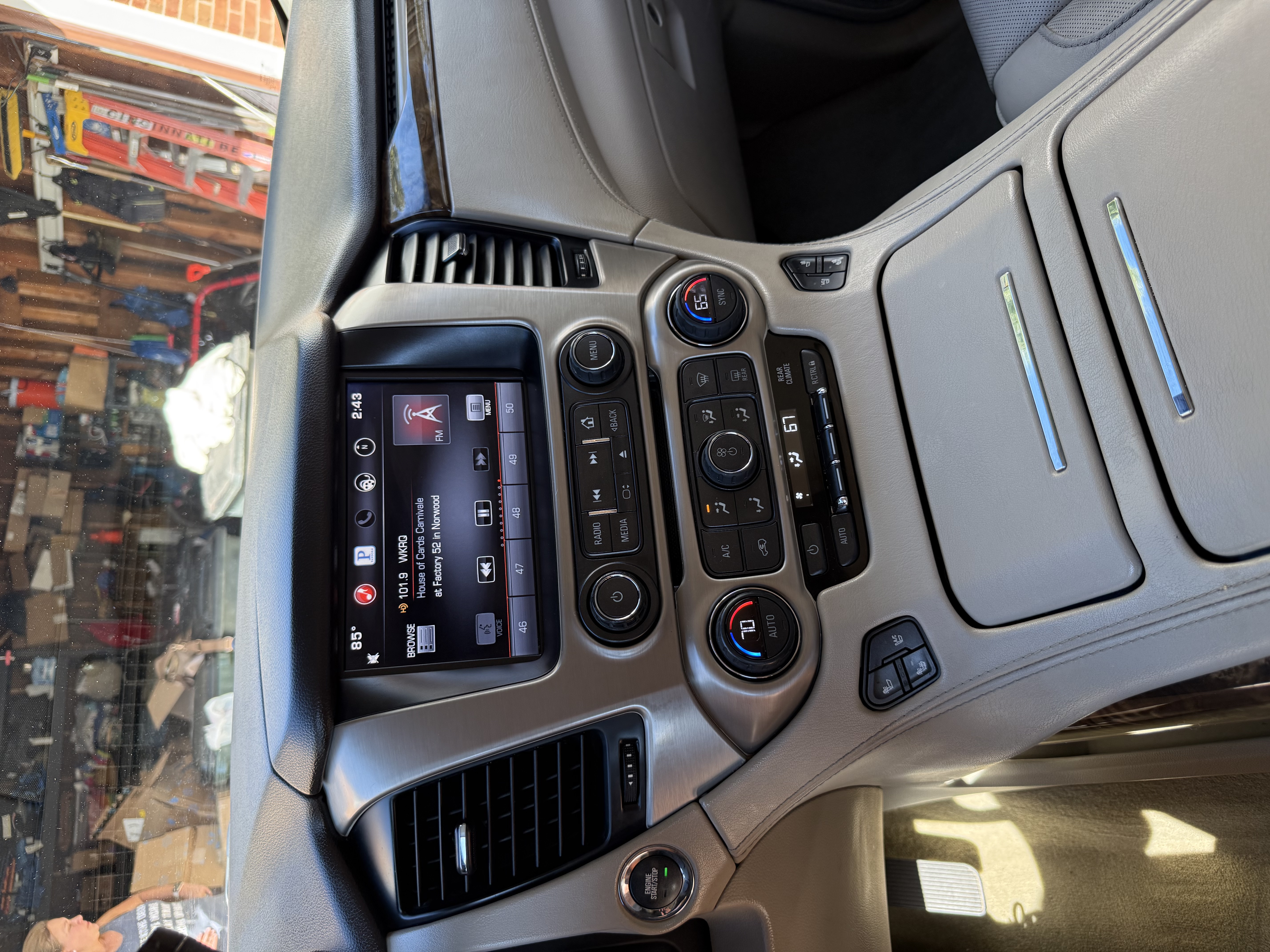 Used 2015 GMC Yukon XL Denali w/ Premium Package AWD/4WD image 13