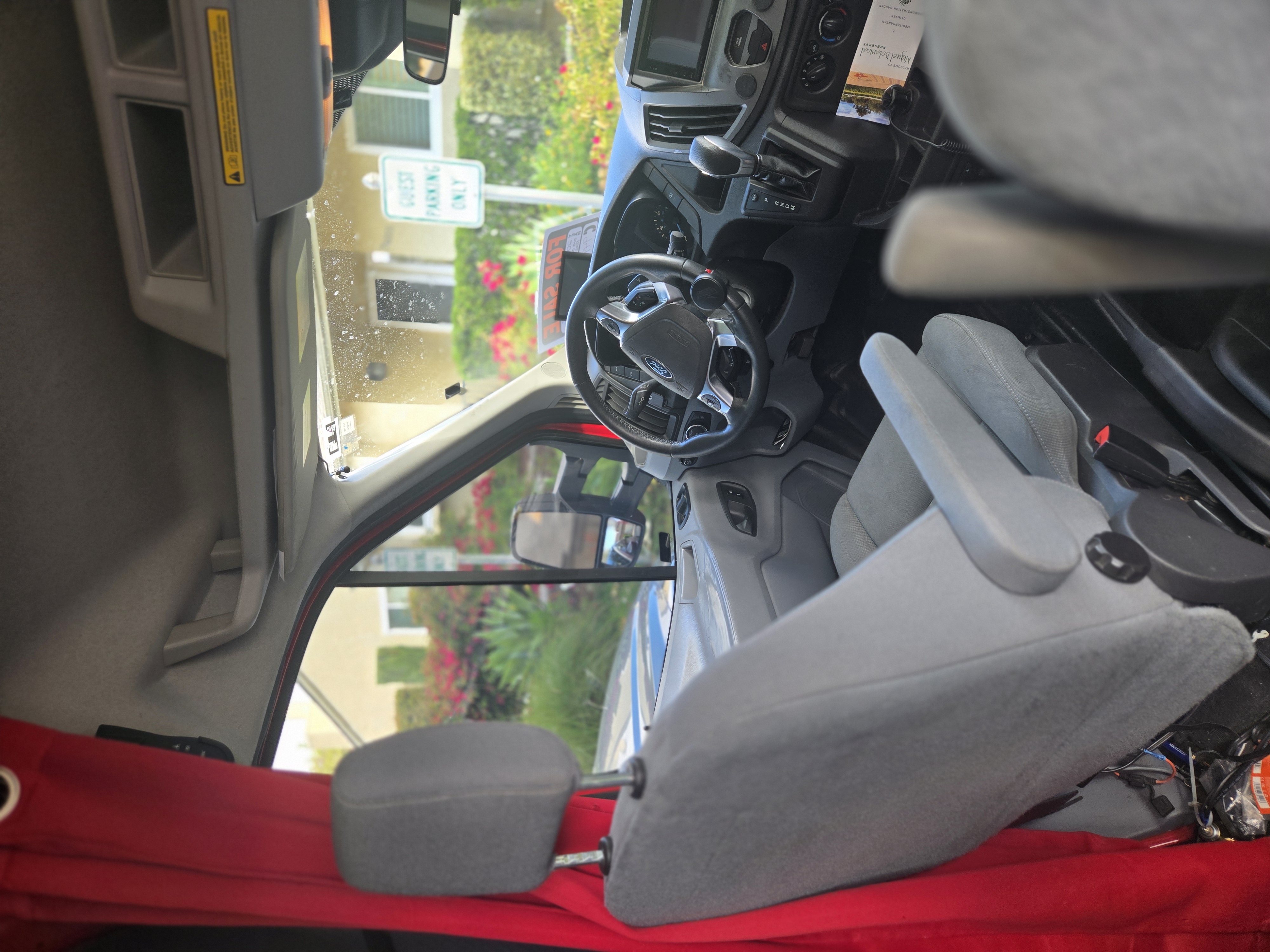 Used 2015 Ford Transit 250 148 Medium Roof RWD image 6