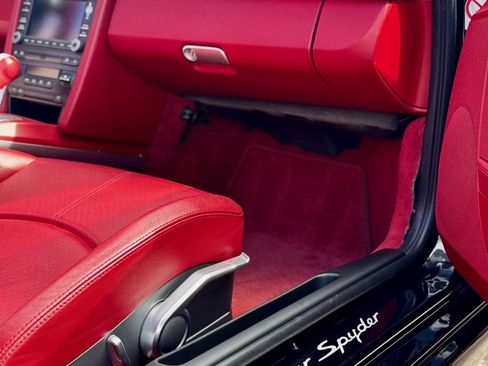 Used 2011 Porsche Boxster Spyder image 16