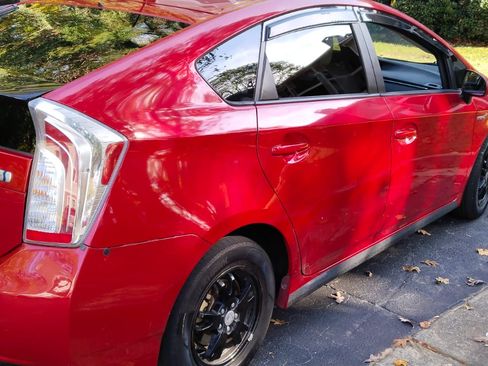 Used 2015 Toyota Prius Two image 9