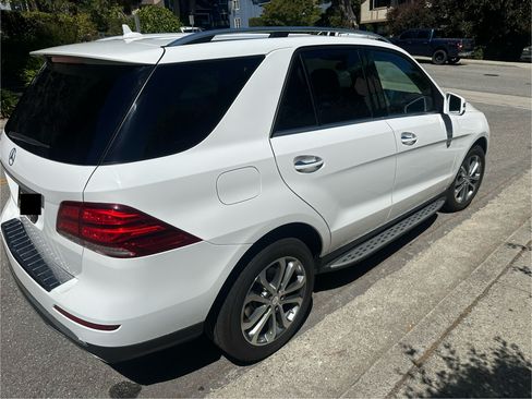 Used 2016 Mercedes-Benz GLE 350 350 Sport Utility 4D image 4