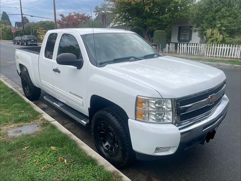Used 2011 Chevrolet Silverado 1500 LT w/ All-Star Edition image 2