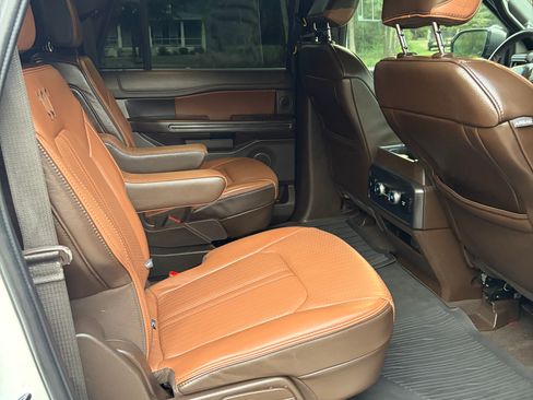 Used 2023 Ford Expedition Max King Ranch RWD image 9