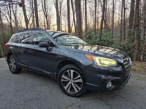 Used 2017 Subaru Outback 2.5i Limited image 1