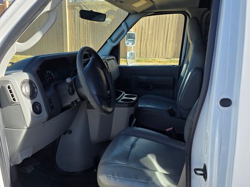 Used 2013 Ford E-350 and Econoline 350 Extended Super Duty image 6