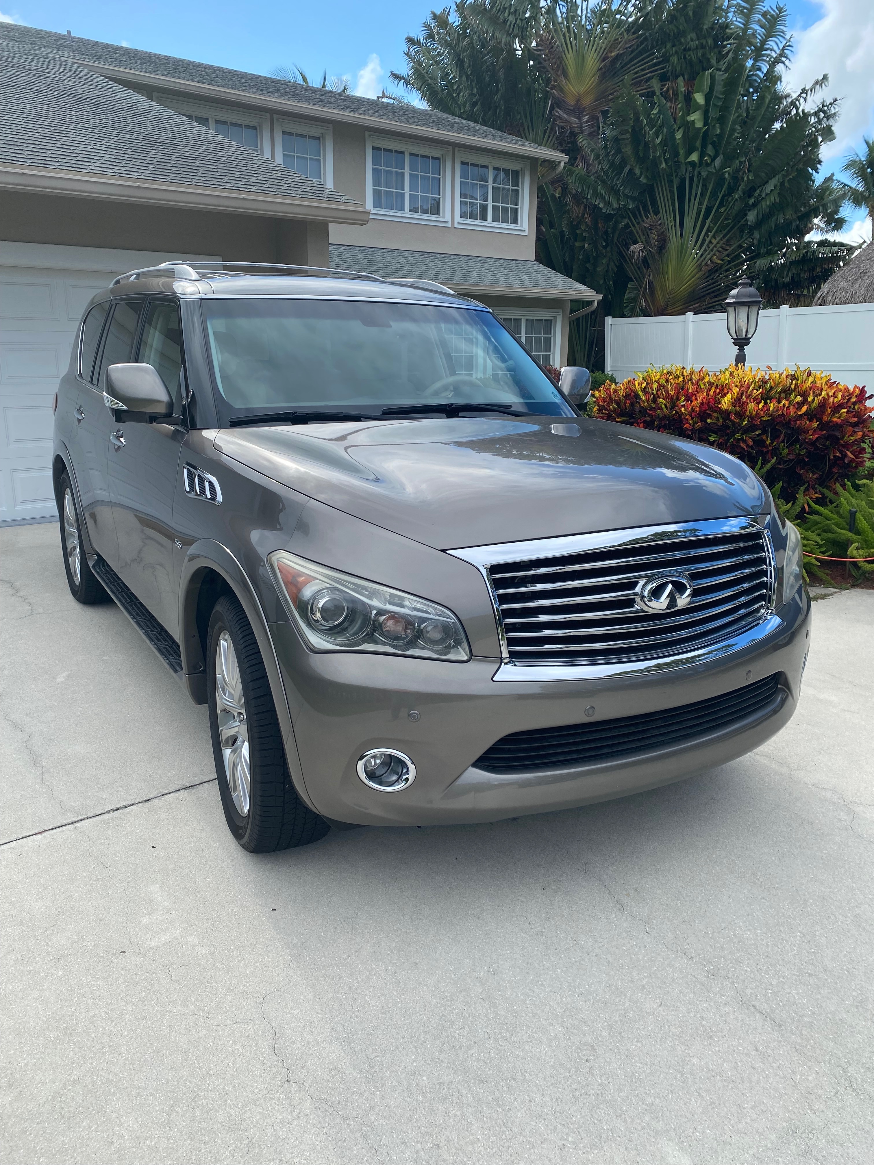 Used 2014 INFINITI QX80 4WD w/ Theater Package image 1