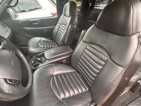 Used 2000 Ford F150 Harley-Davidson RWD image 11
