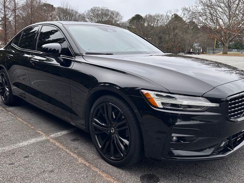 Used 2022 Volvo S60 B5 R-Design w/ Advanced Package image 4