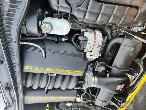 Used 2000 Chevrolet Corvette Convertible w/ Performance Handling Pkg image 26