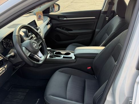Used 2023 Nissan Altima 2.5 SV FWD image 17