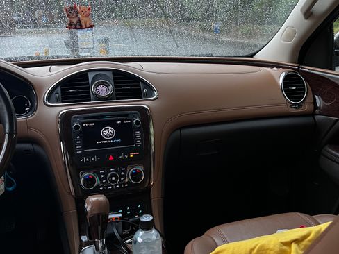 Used 2014 Buick Enclave Leather FWD image 4