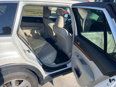 Used 2014 Subaru Outback 3.6R Limited image 10