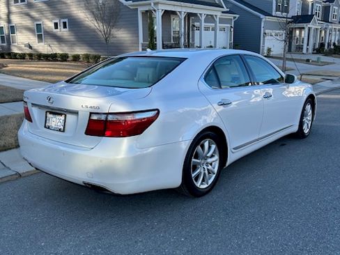 Used 2007 Lexus LS 460 image 2