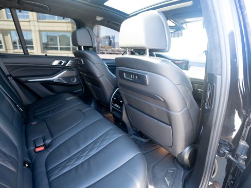 Used 2020 BMW X5 M50i w/ Executive Package image 18