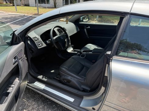 Used 2010 Volvo C70 T5 FWD image 16