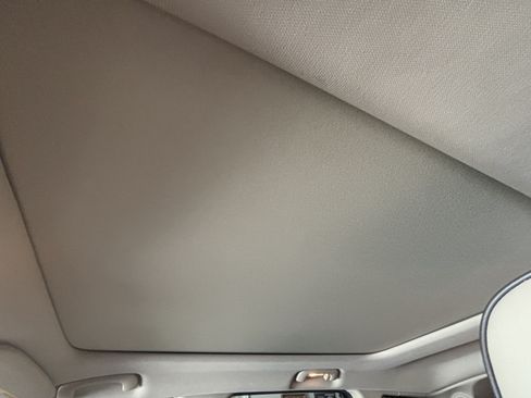 Used 2015 Jeep Grand Cherokee Overland w/ Advanced Technology Group image 19