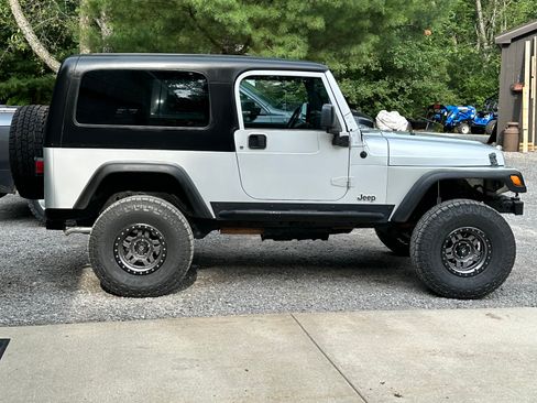Used 2002 Jeep Wrangler X image 15
