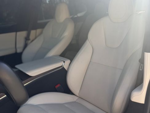 Used 2023 Tesla Model S Standard Range image 8