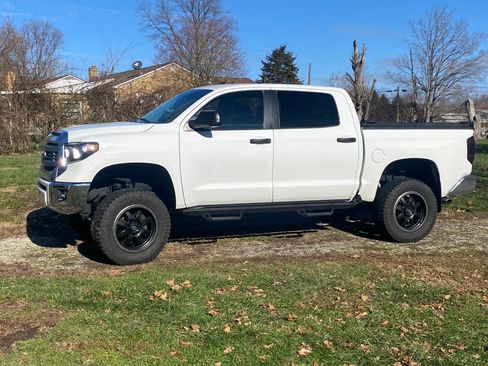 Used 2014 Toyota Tundra SR5 image 2