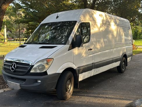 Used 2008 Dodge Sprinter 2500 image 1