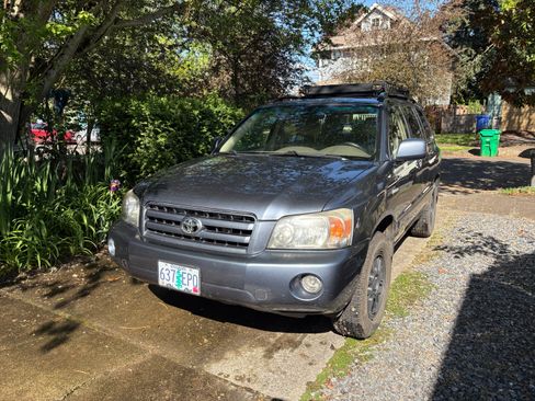 Used 2004 Toyota Highlander Limited AWD/4WD image 5
