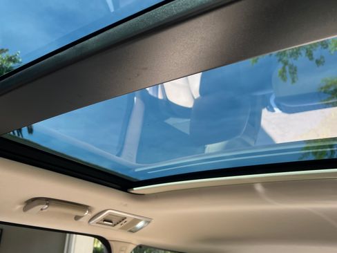 Used 2017 Land Rover Range Rover Long Wheelbase Supercharged image 9