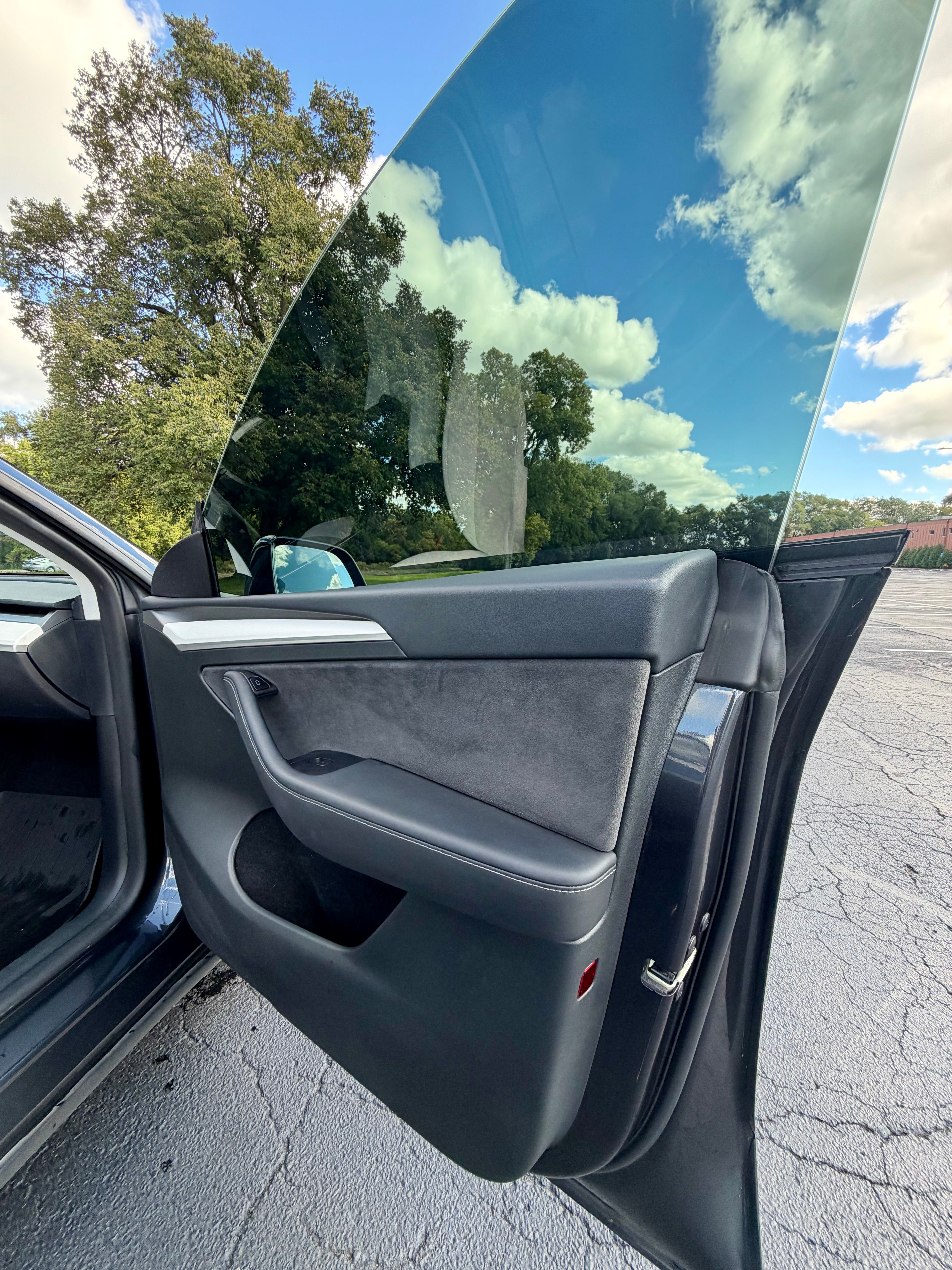 Used 2024 Tesla Model Y Performance AWD/4WD image 29
