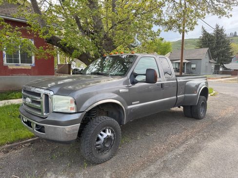 Used 2005 Ford F350 XLT AWD/4WD image 1