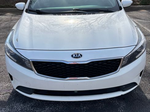 Used 2017 Kia Forte S FWD image 2
