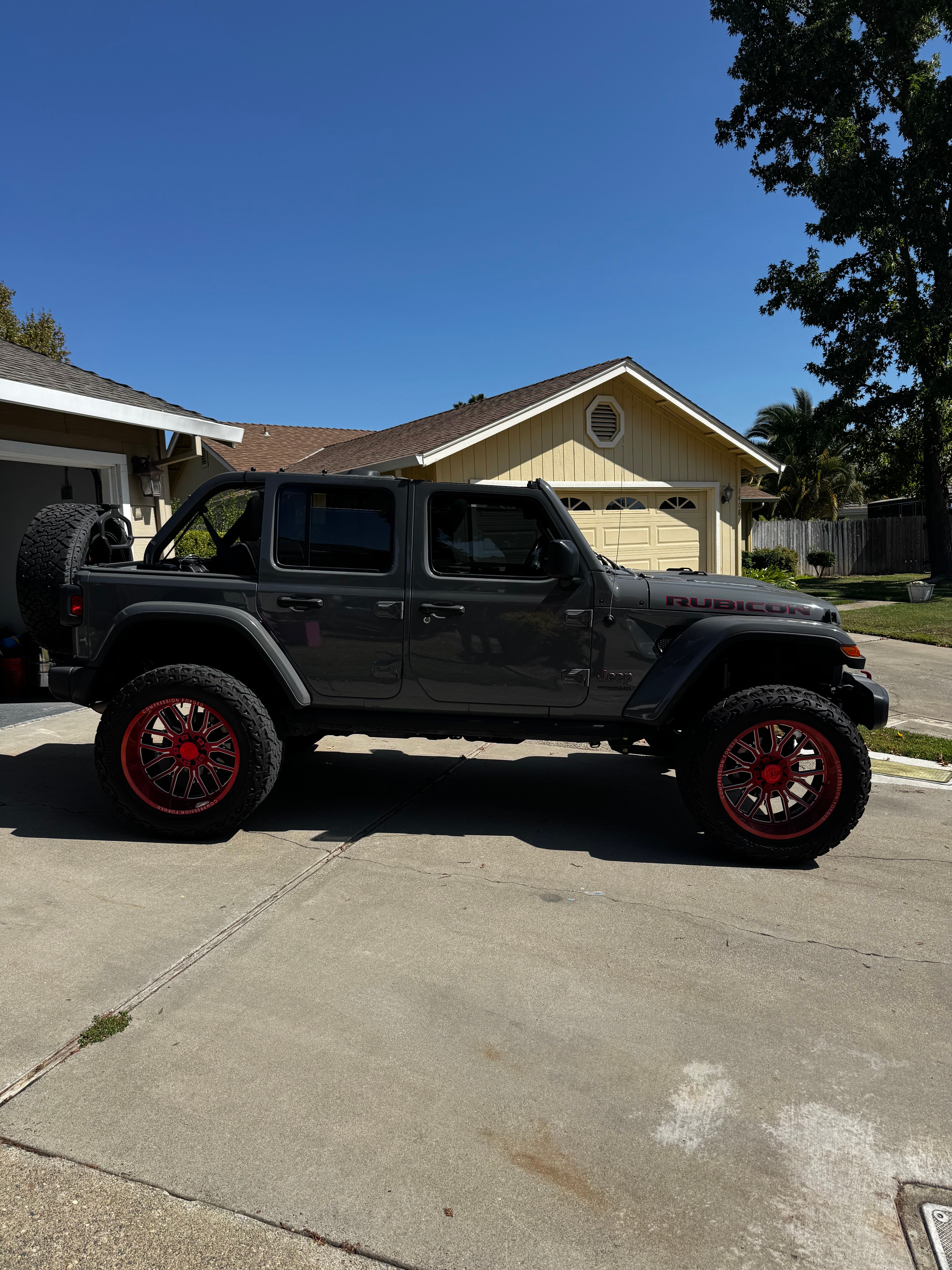 Used 2021 Jeep Wrangler Unlimited Rubicon AWD/4WD image 4