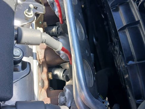 Used 2006 Pontiac Grand Prix GXP w/ Sun And Sound Package image 26