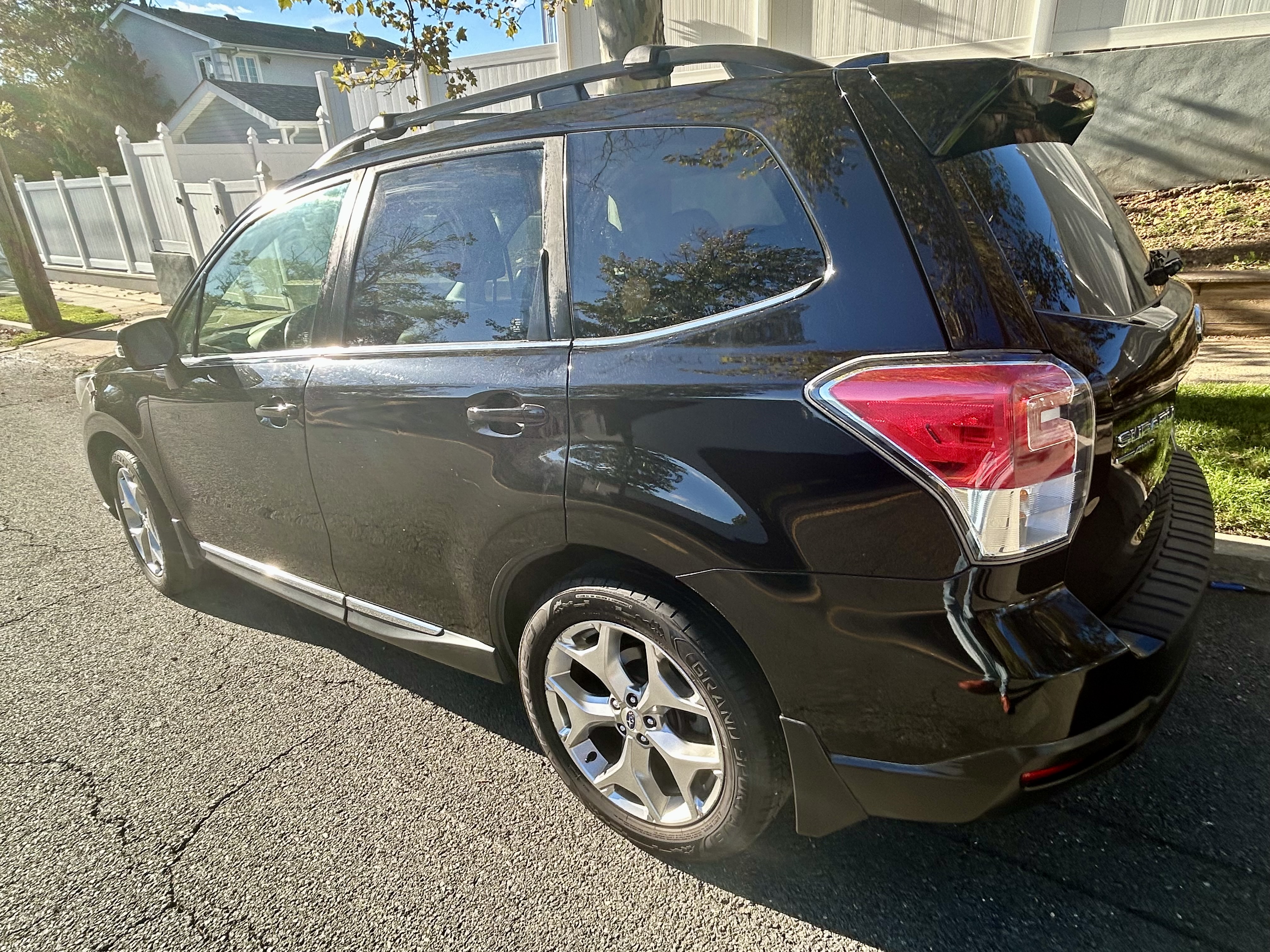 Used 2017 Subaru Forester 2.5i Touring AWD/4WD image 12