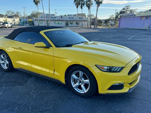 Used 2015 Ford Mustang Convertible image 14